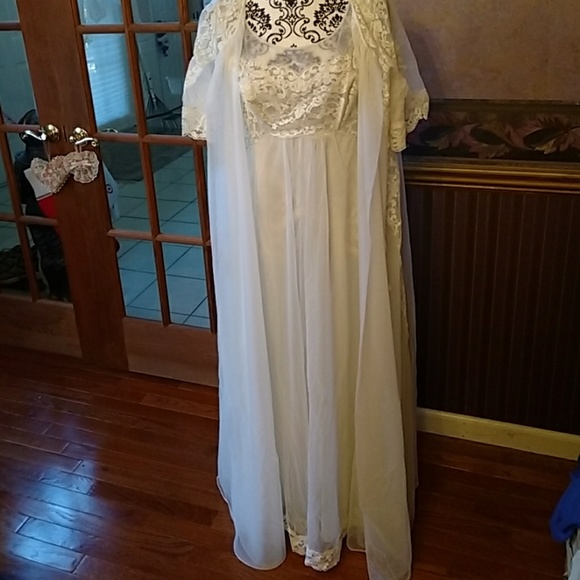 Lingerie - Picture 5 of 8